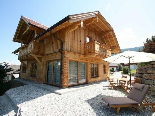 Жильё посуточно Chalet in Sankt With Artistic Interiors & Ski Piste View