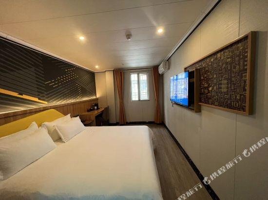 Фото 7 Days Inn Guiyang Jiaxiu Building Branch