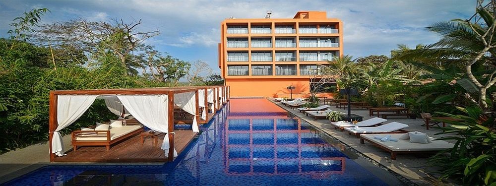 Фото SinQ Party Hotel