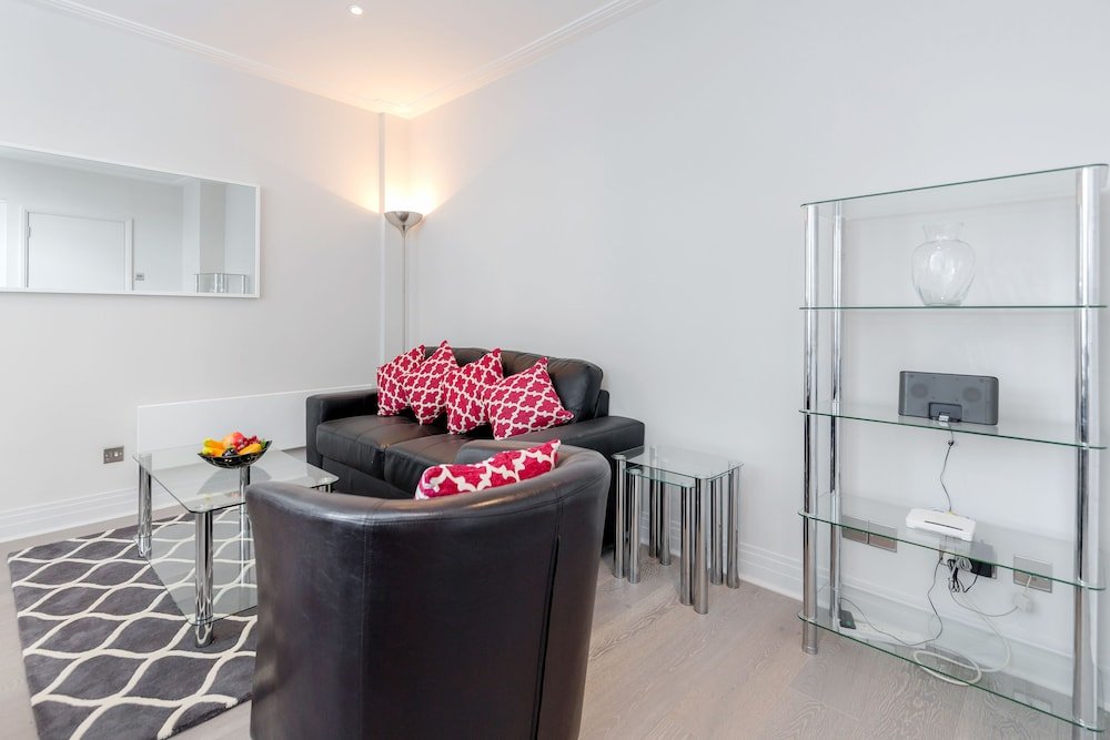 Фото Roomspace Apartments -River House