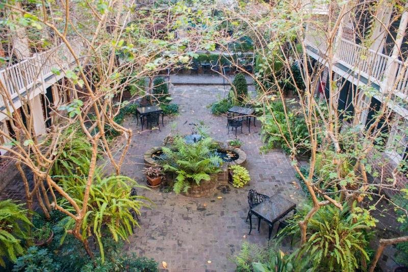 Фото Place d'Armes Hotel