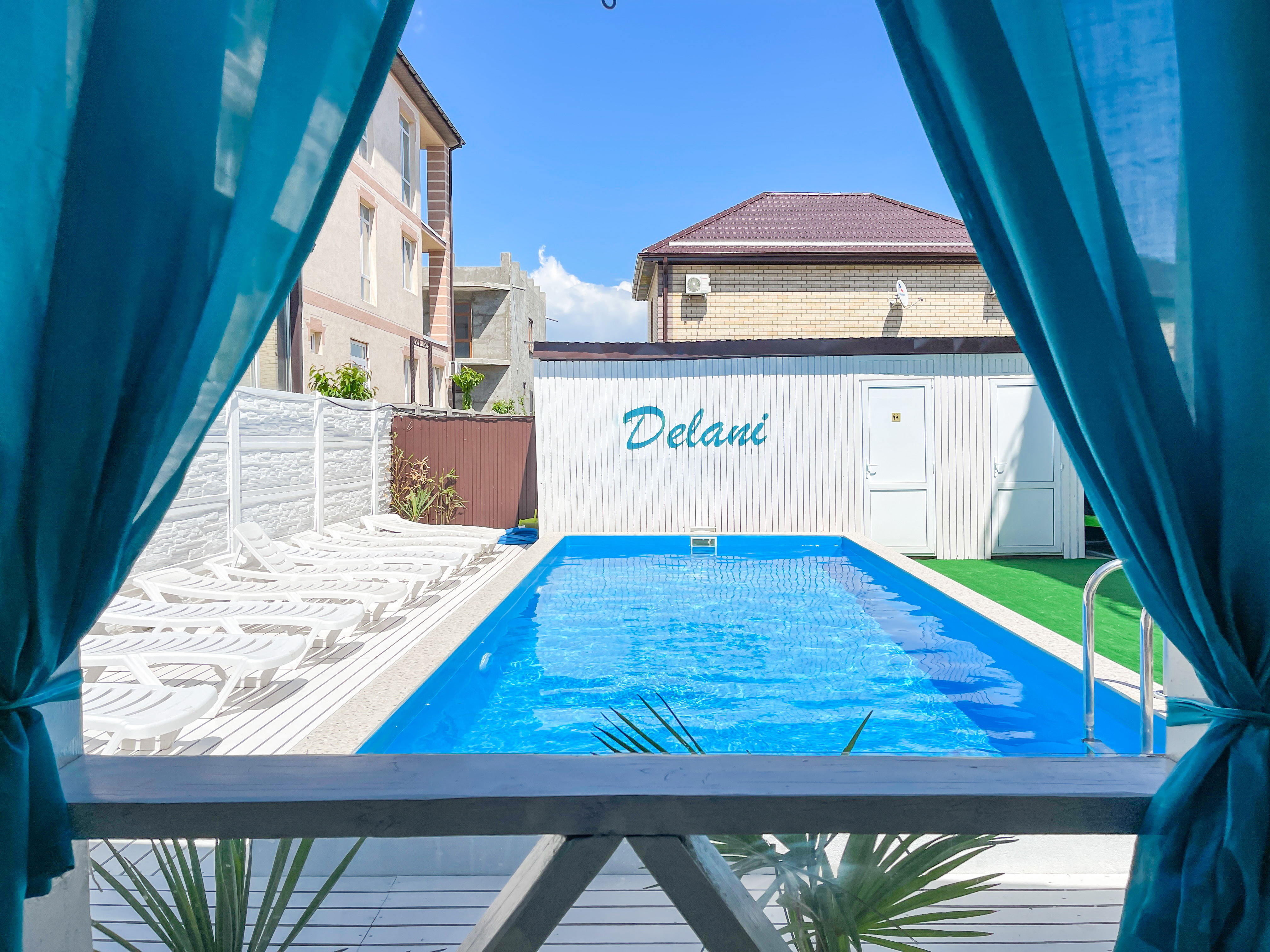 Фото Дэлани