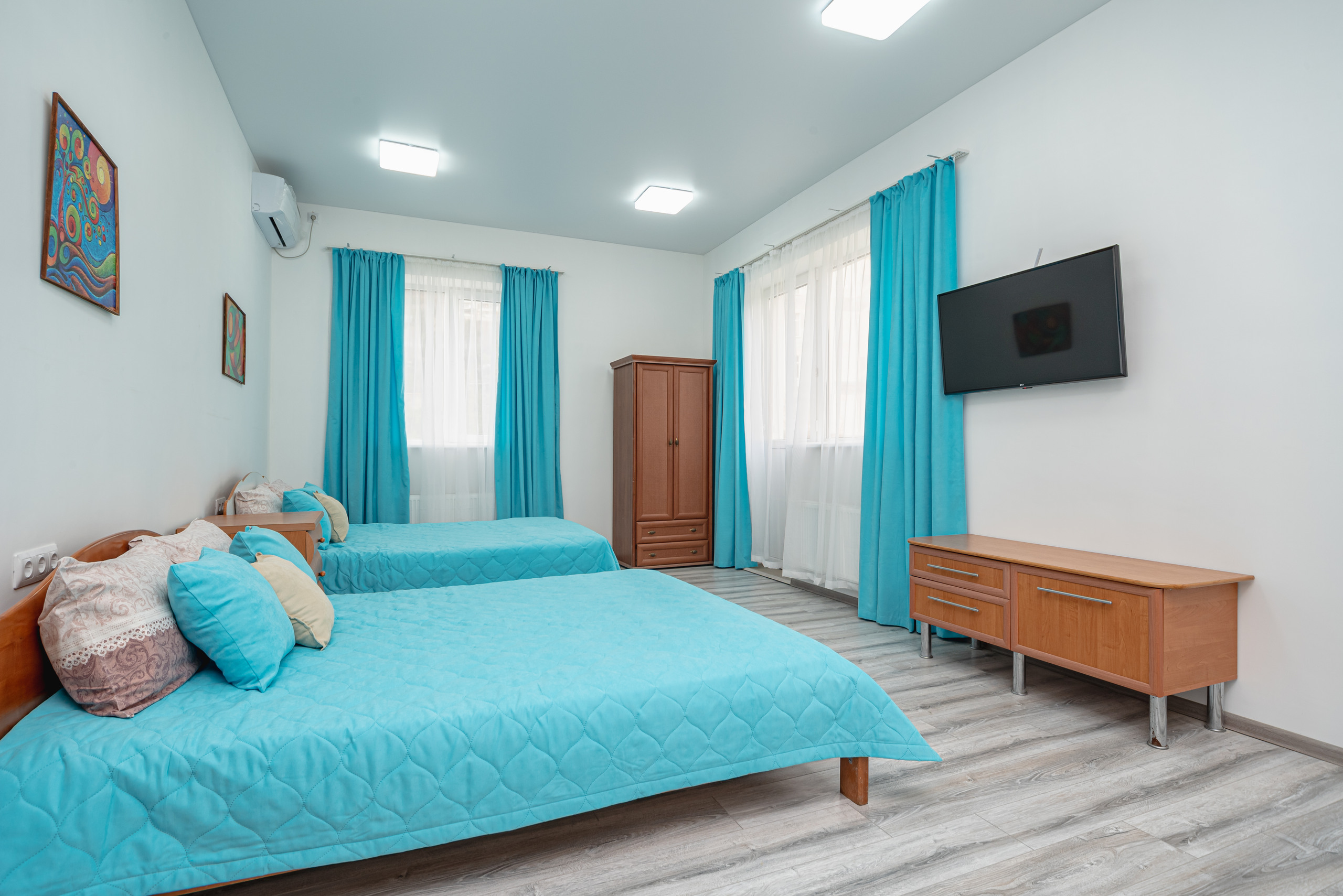 Фото отеля 2