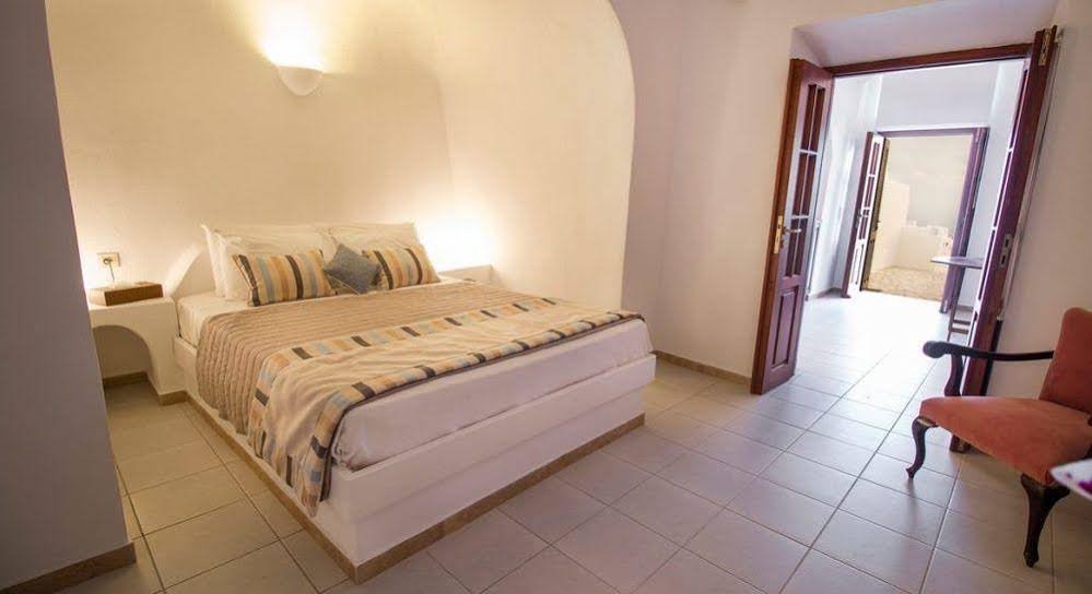 Фото La Maltese Buddha Beach Bar Santorin