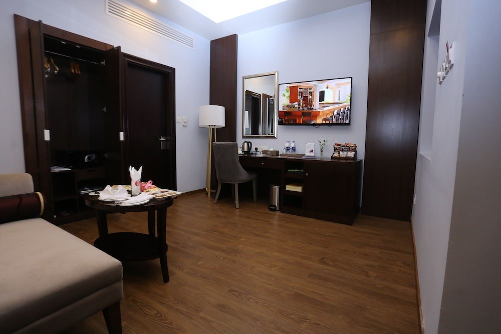 Фото Ramada Plaza by Wyndham Karachi Airport Hotel