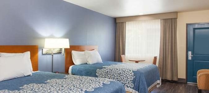 Фото Days Inn by Wyndham San Diego-East/El Cajon