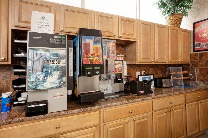 Фото Americas Best Value Inn Smithtown Long Island