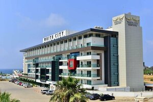 Гостиница White City Resort