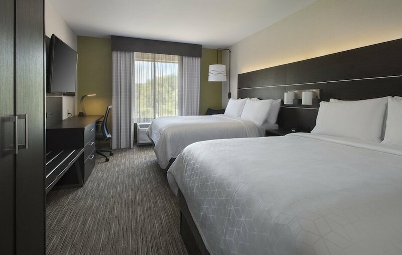Гостиница Holiday Inn Express Hotel & Suites Great Barrington, an Ihg Hotel