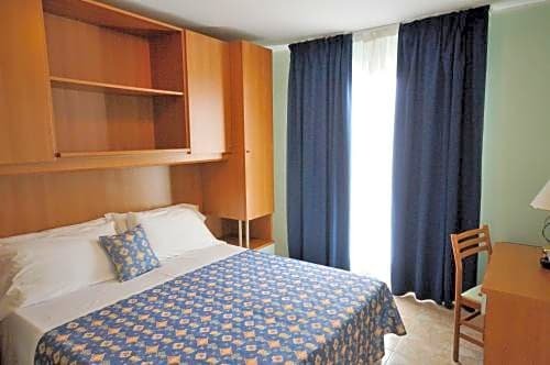 Фото Hotel Crystal