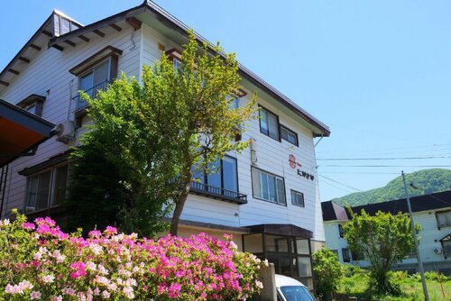 Гостиница Apple Inn Takasaka в Префектуре Нагано