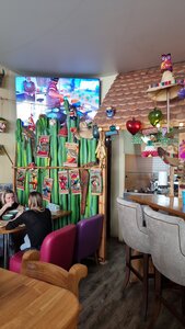 Lima (Okeanskiy Avenue, 11), cafe