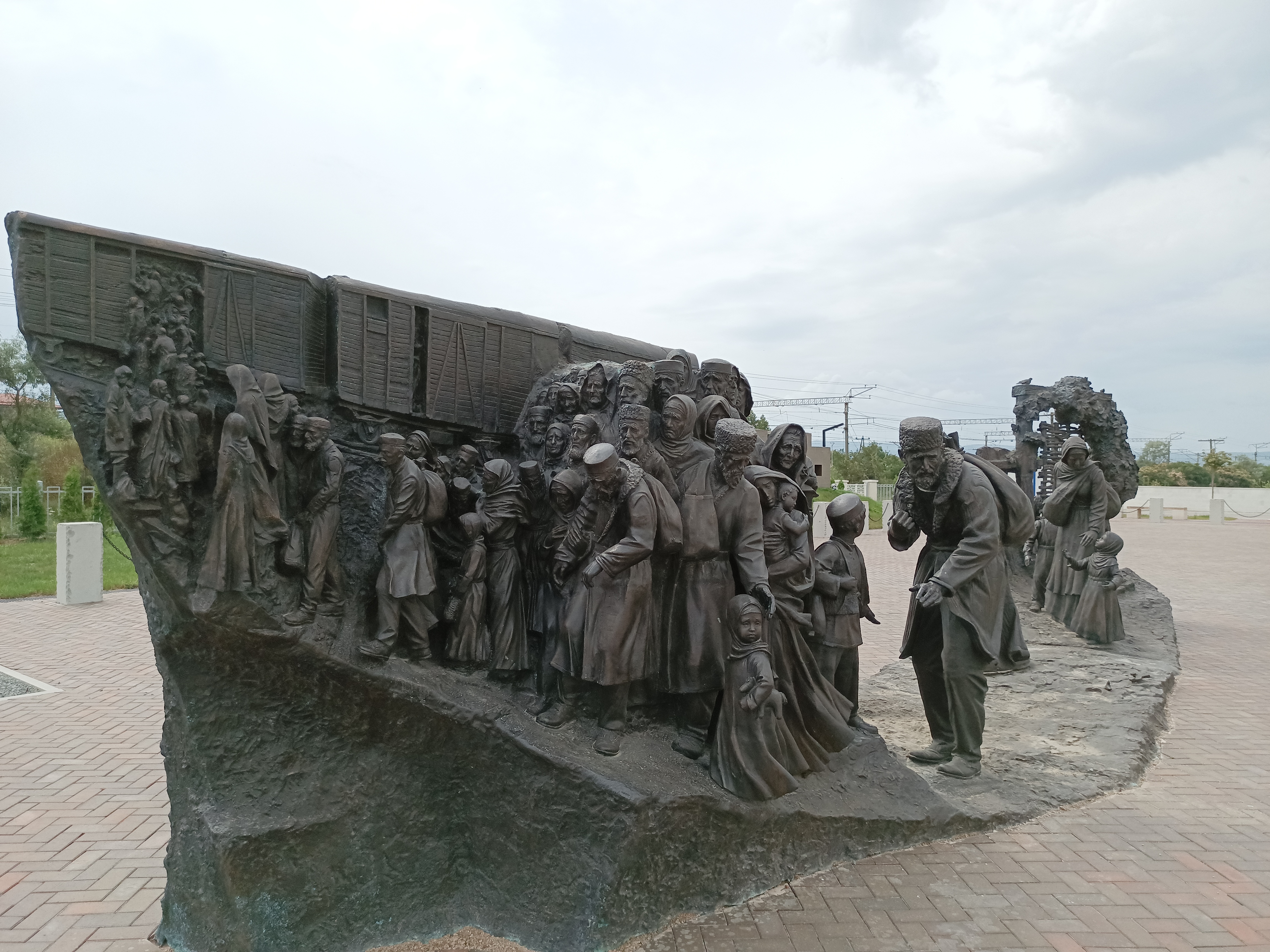 Жуылмаған ауылдағы маскүнемді жігіттер сиқырлайды (порно)