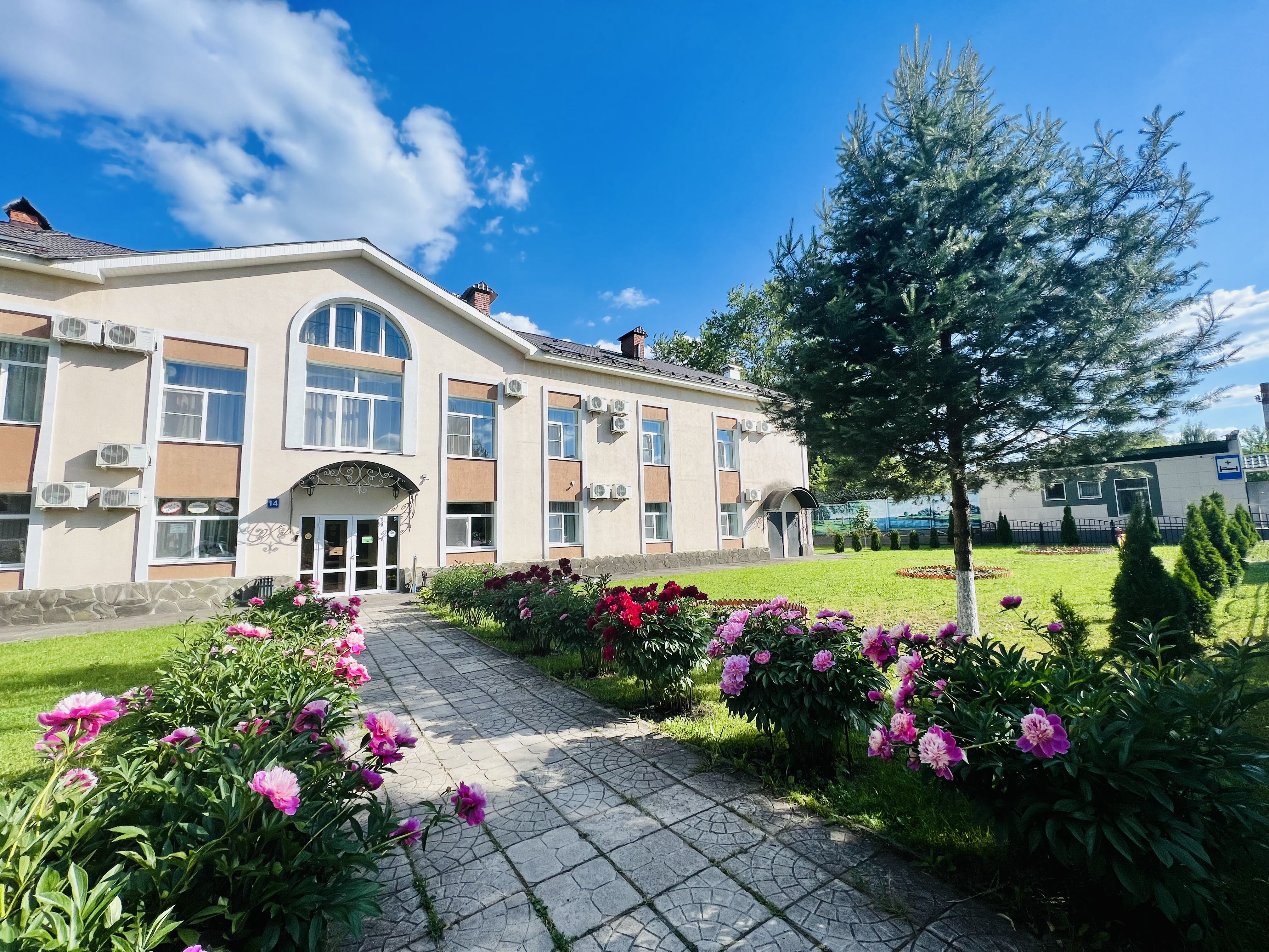 Фото отеля 1