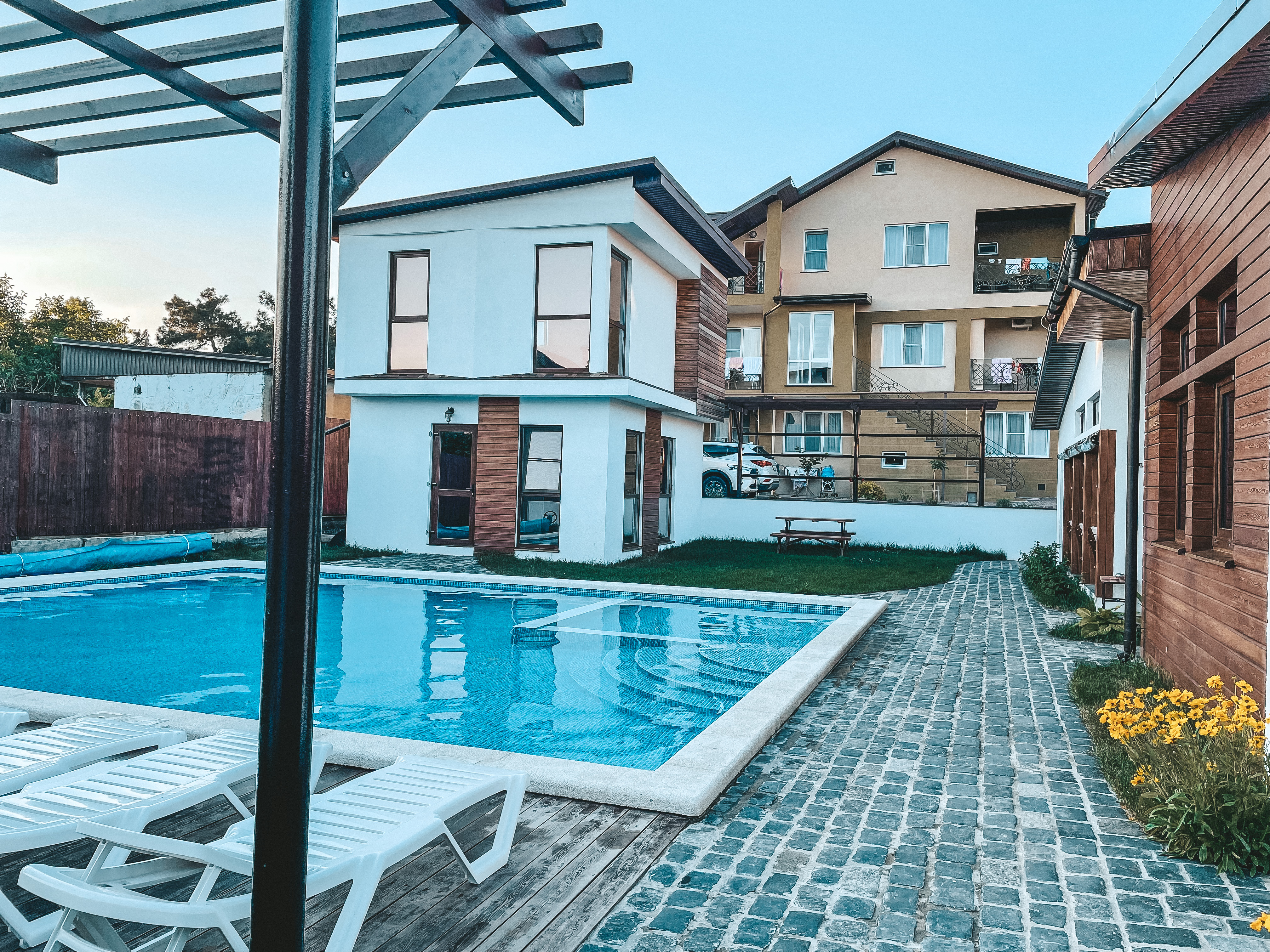 Фото отеля 2