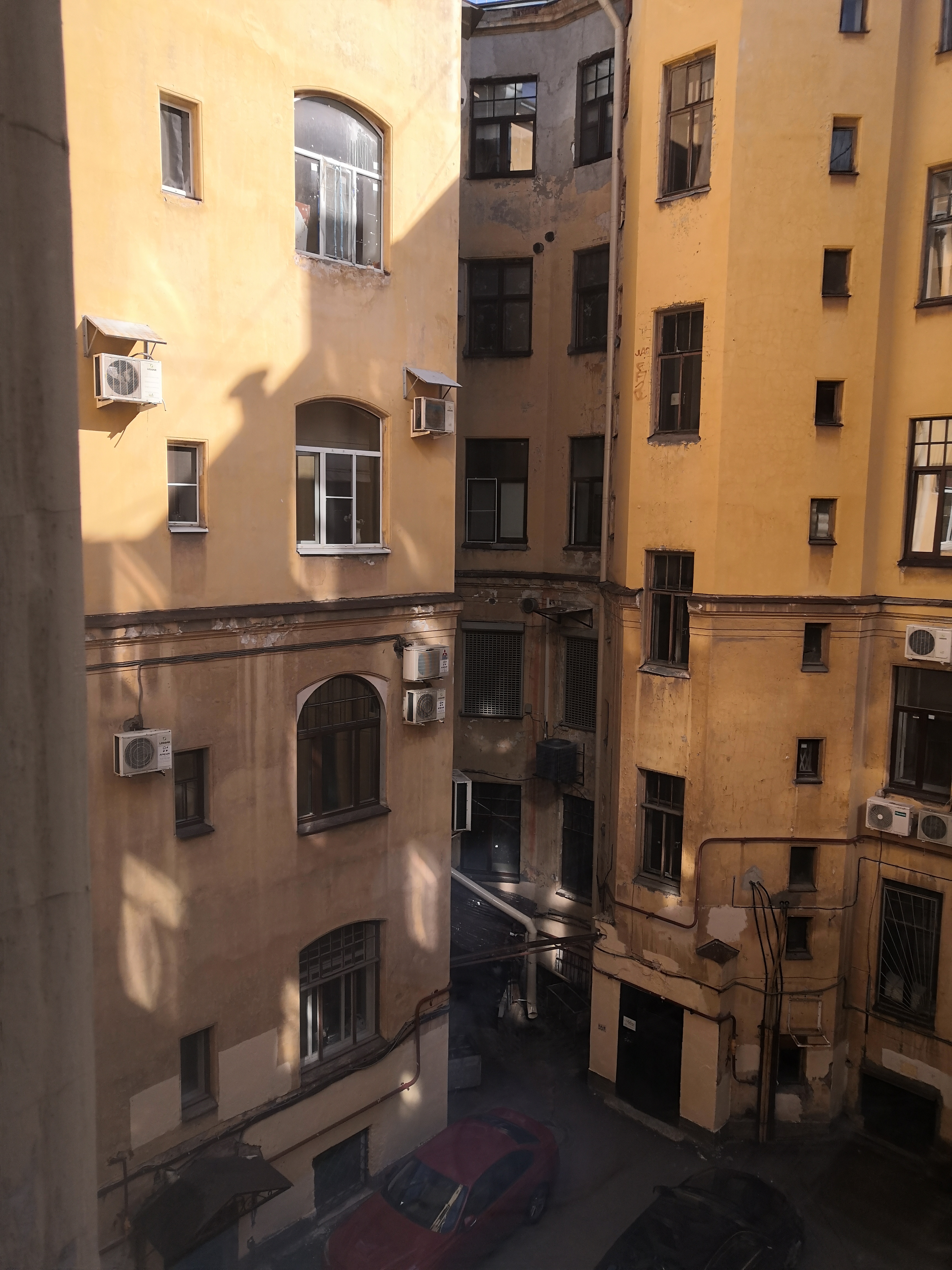 Фото Демократ