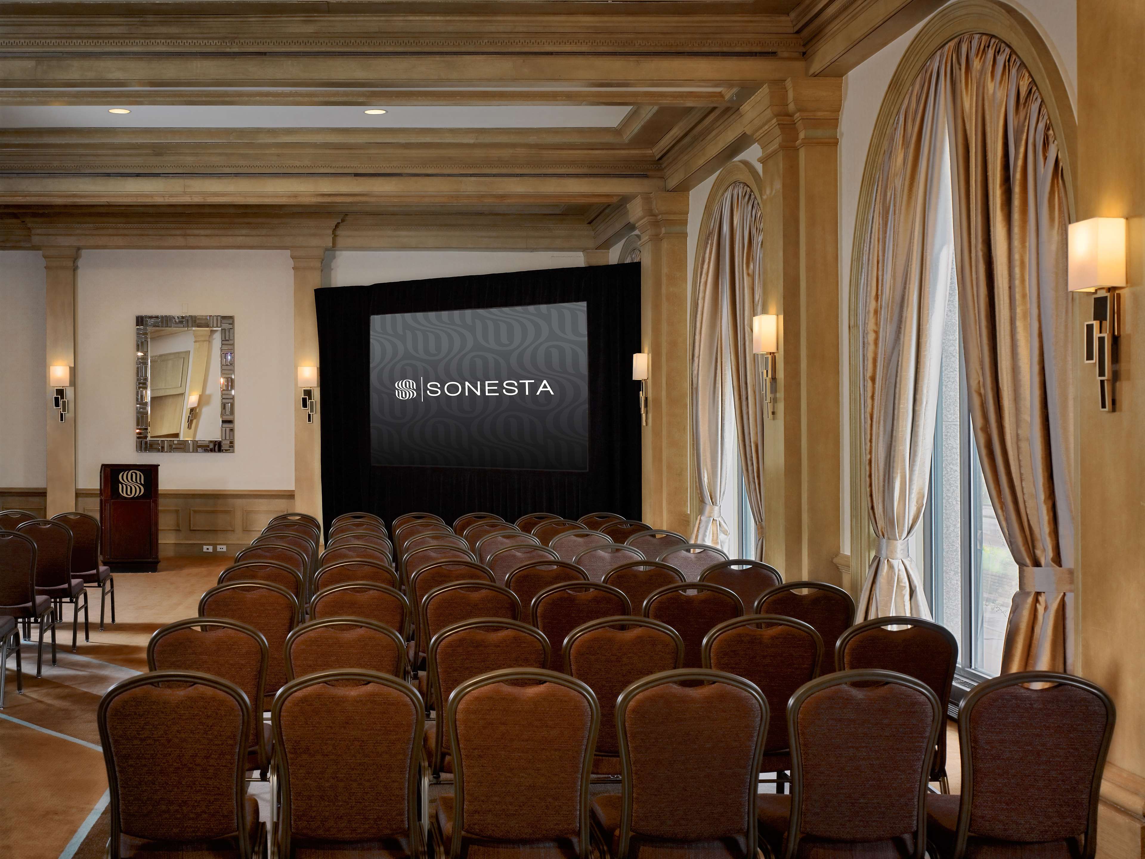 Фото Royal Sonesta Harbor Court Baltimore