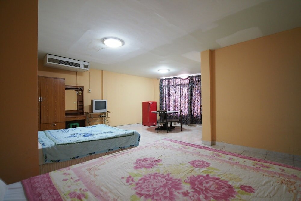 Фото Oyo 1004 Naklua Mansion