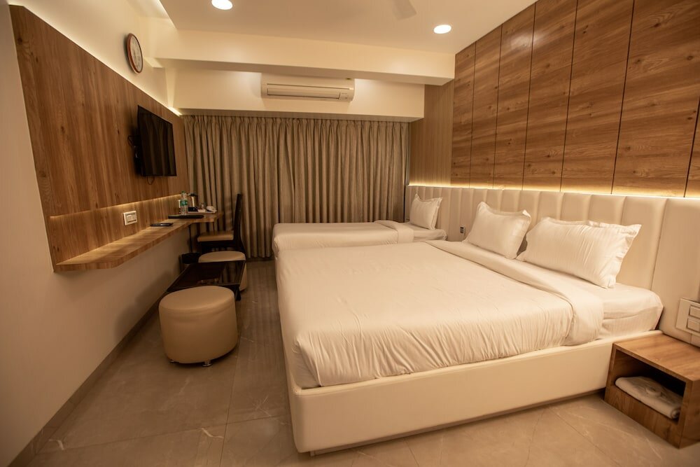Фото Hotel Naaz Executive Near T2 Airport