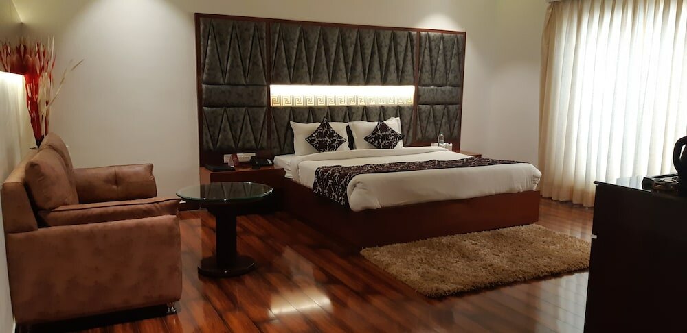 Фото Grand Geet Hotel