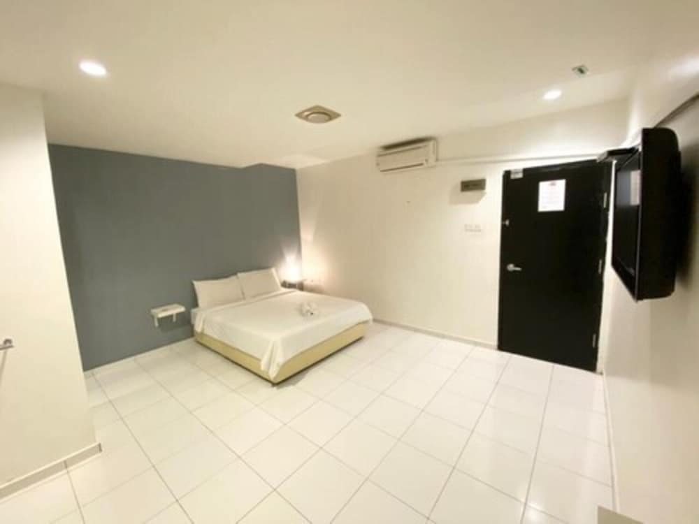 Фото One One 08 Hotel Tapah