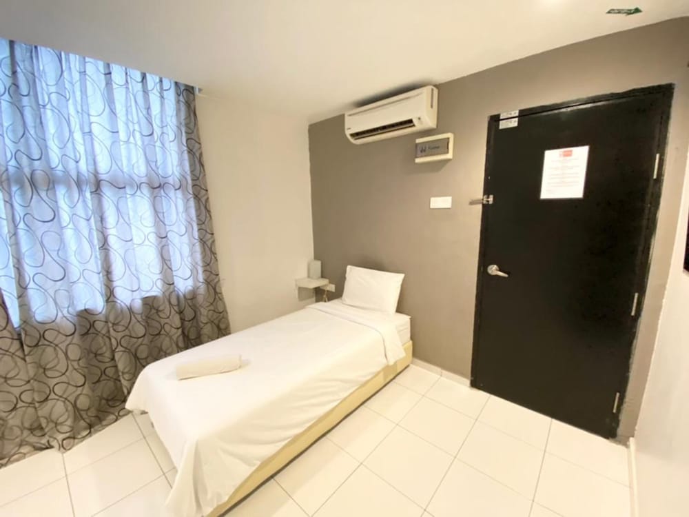 Фото One One 08 Hotel Tapah