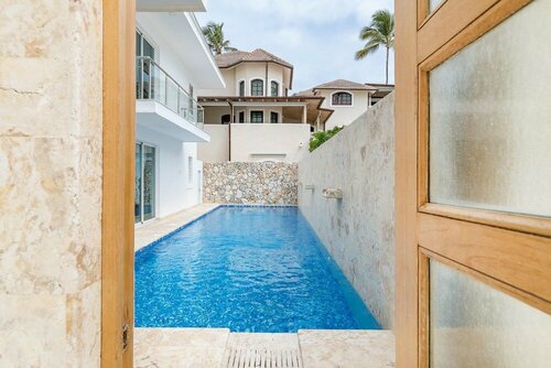 Гостиница Villa Pandora Luxury Beachfront Villa in Los Corales Bavaro