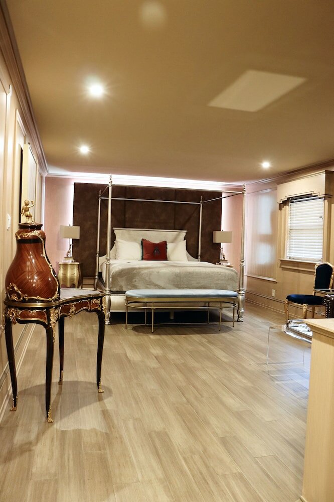 Фото The Edward Hotel