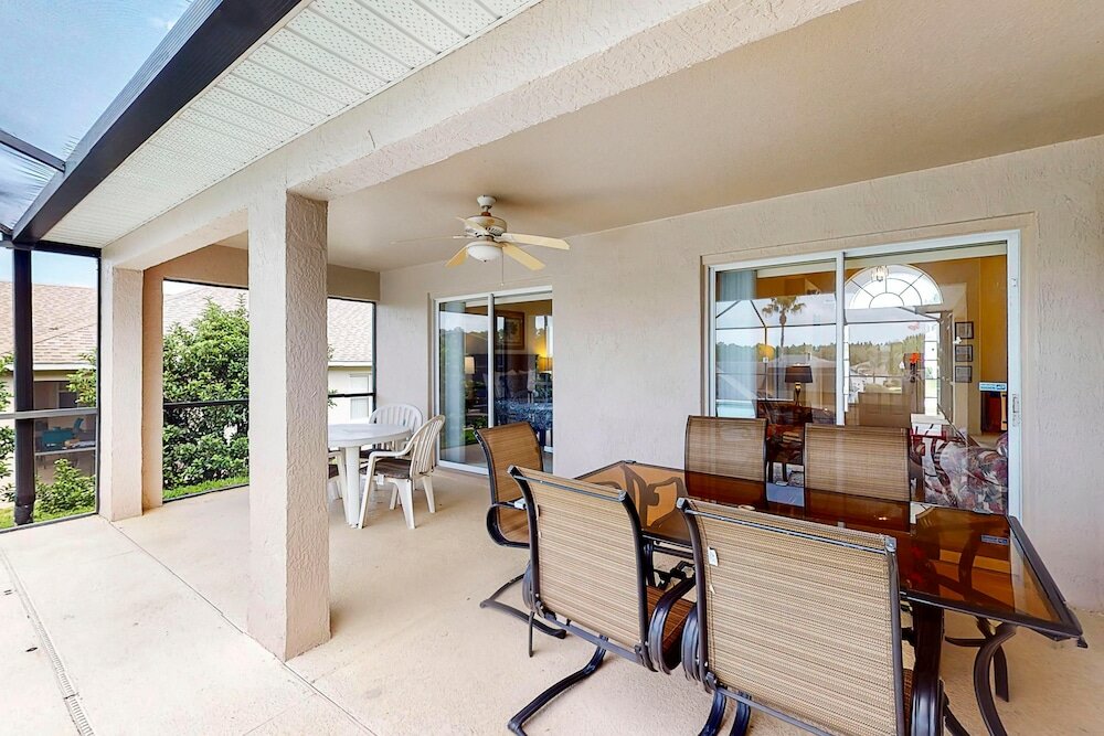 Фото Peter and Gillian's Tuscan Ridge Vacation Home