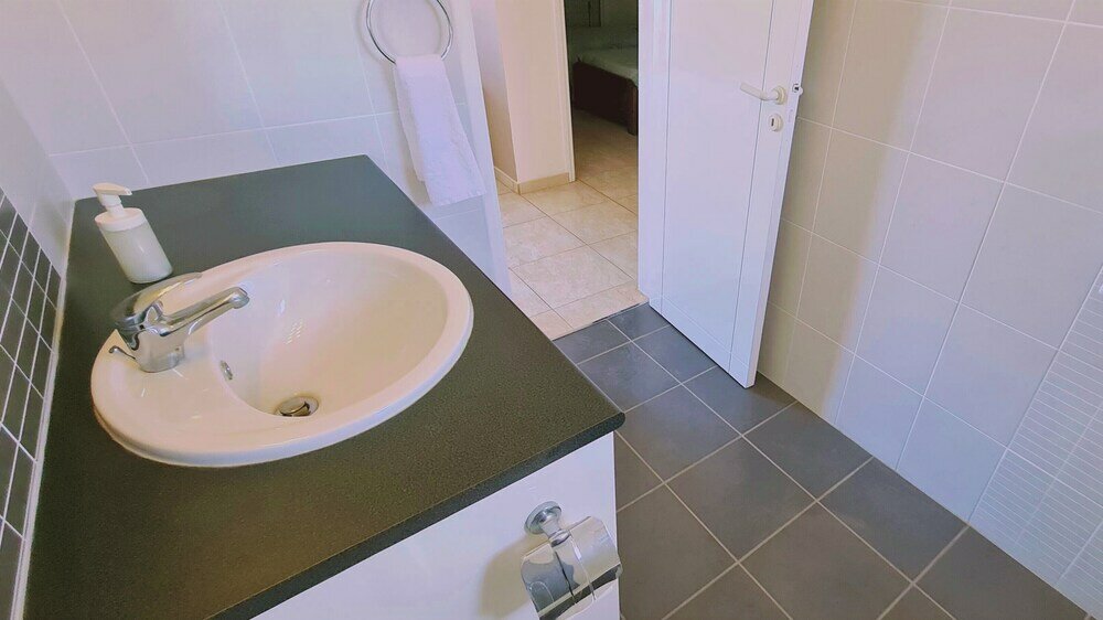 Фото SunShine Apartment by Stay BnB