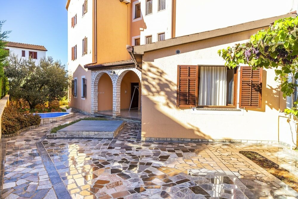 Фото Mir - 50m From the sea - A4