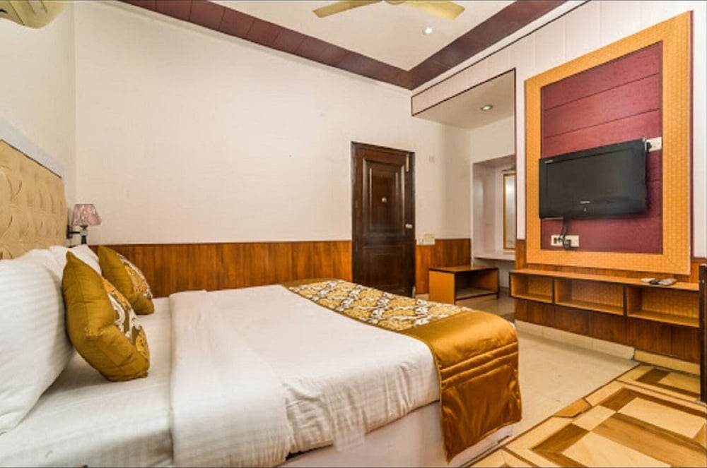 Фото Ikon Residency Near Fortis Escorts Hospital