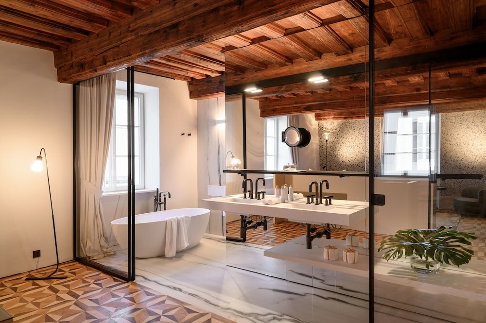 Фото Zlata Ladjica Boutique Hotel