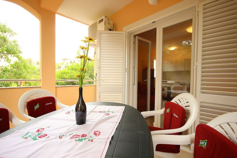 Фото Dino - Apartments With hot tub - A4