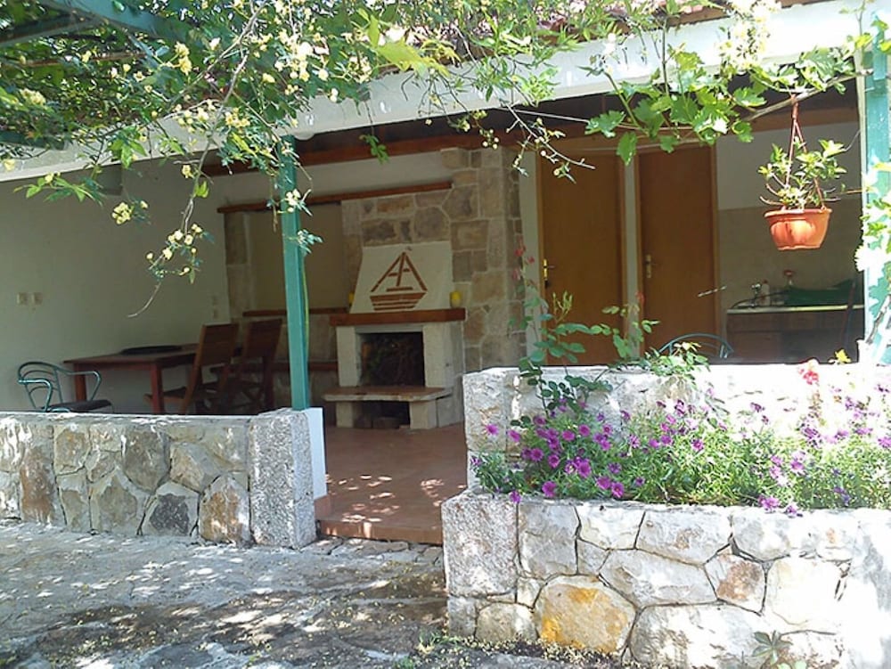 Фото Durda1 - 50 m From Beach - B2