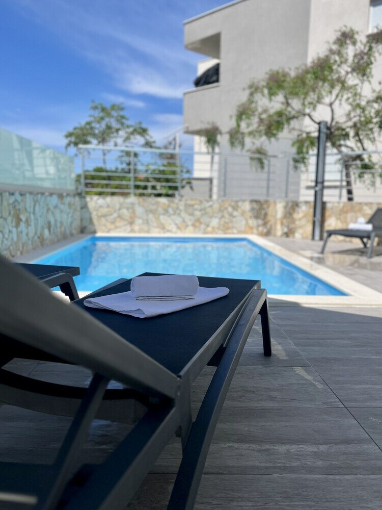 Фото Sunny apartment with a Private Pool