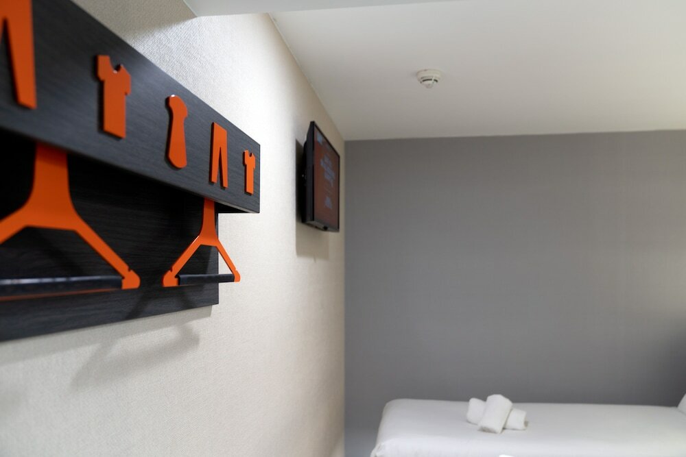 Фото EasyHotel Cardiff