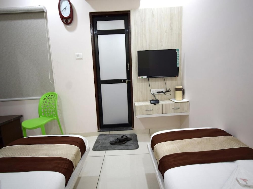 Фото Отель Embassy