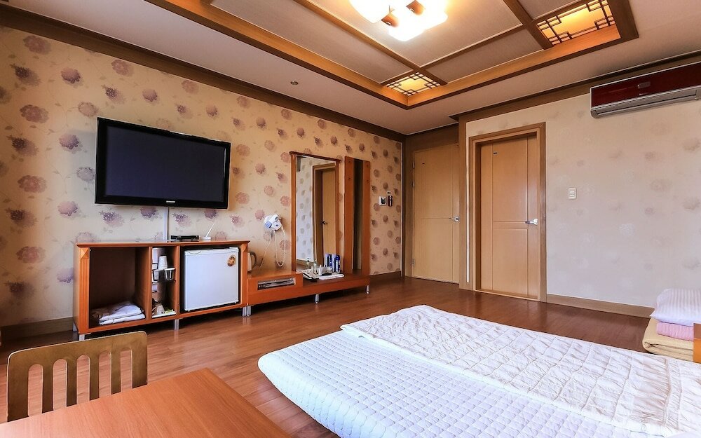 Фото Pohang Yeongildae N-beach