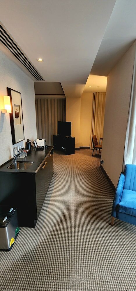 Фото Marsden Viaduct Hotel