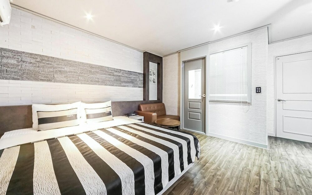 Фото Gimhae Eobangdong The Gentle Hotel