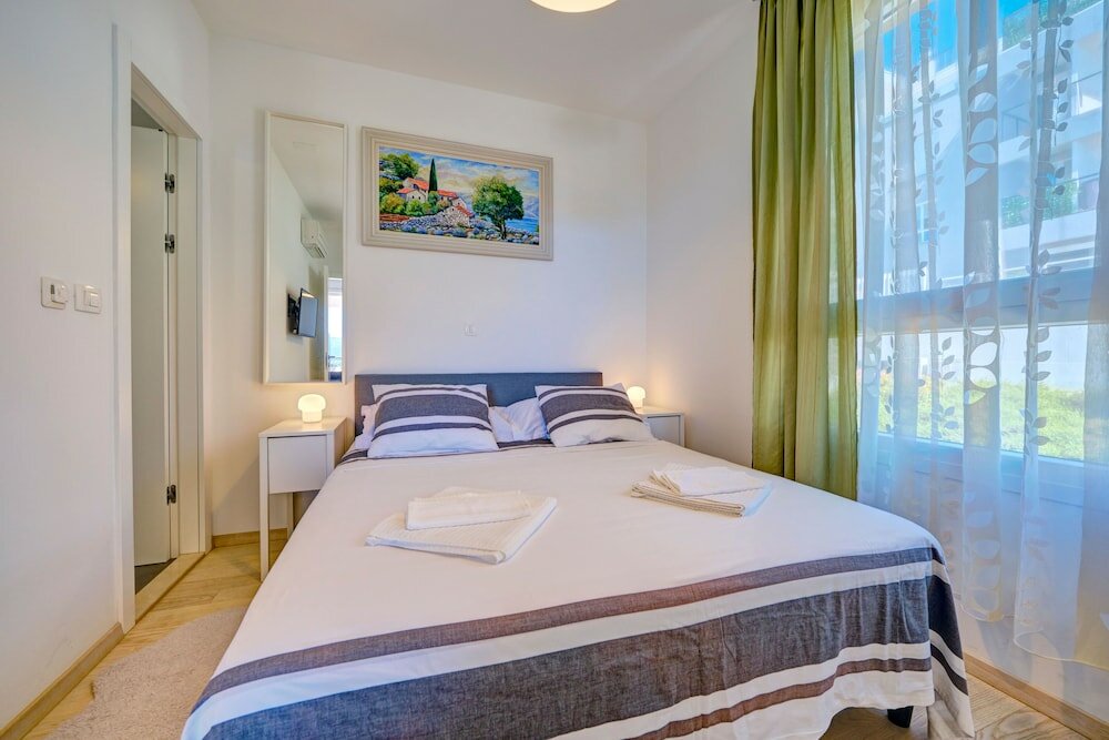 Фото Luxury Seaside Apartment