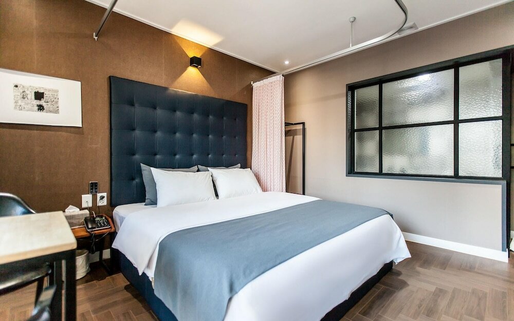 Фото Changwon Jinhae Yongwon Brown Dot Hotel