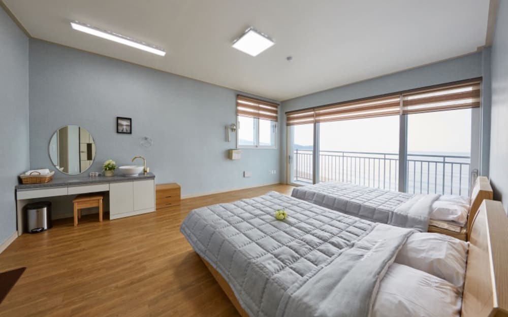 Фото Eulwangri Elim Beach Zone Pension