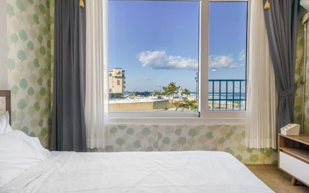 Фото Yangyang Hajodae Conto Hotel Pension