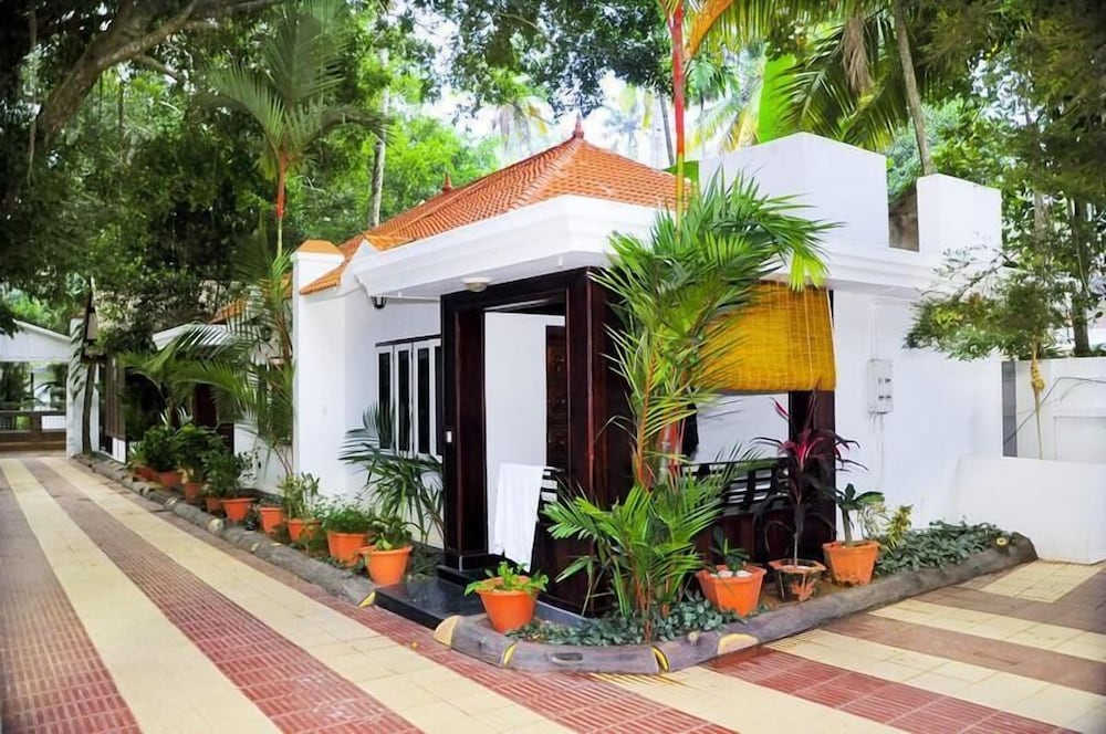 Фото Akhil Beach Resort