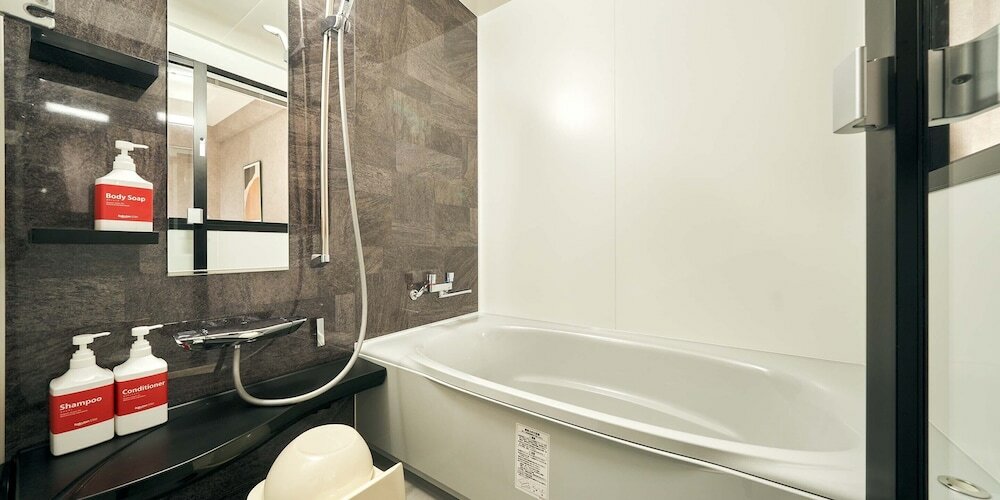 Фото Lacer Okinawa Naha Tomariport