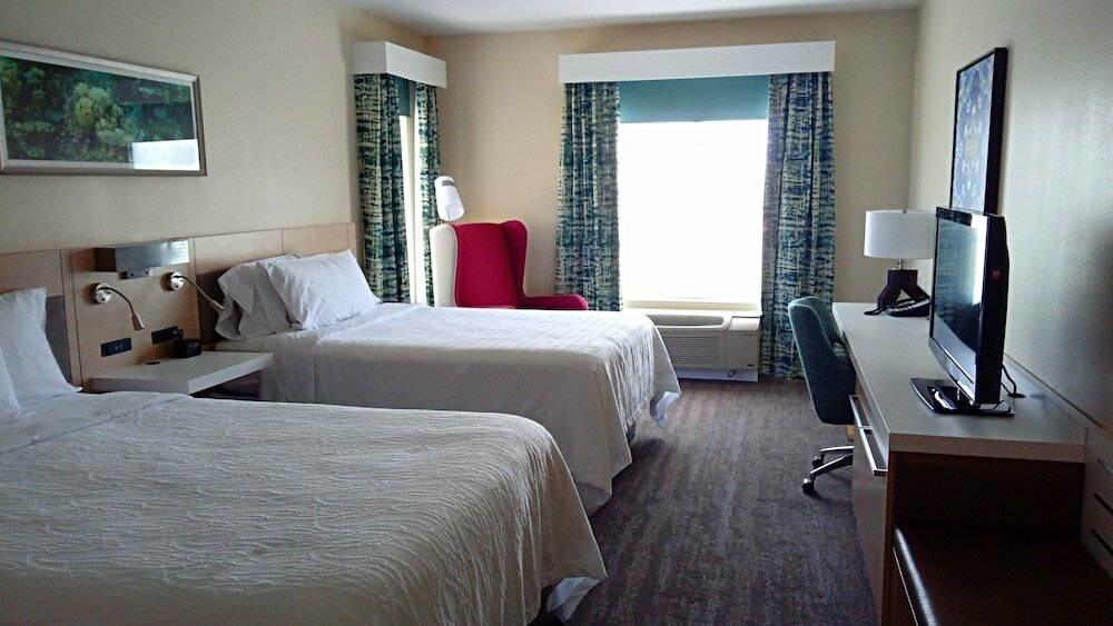 Фото Hilton Garden Inn Calabasas