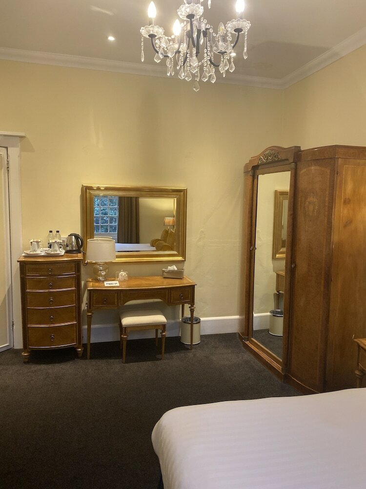 Фото Langtry Manor Hotel