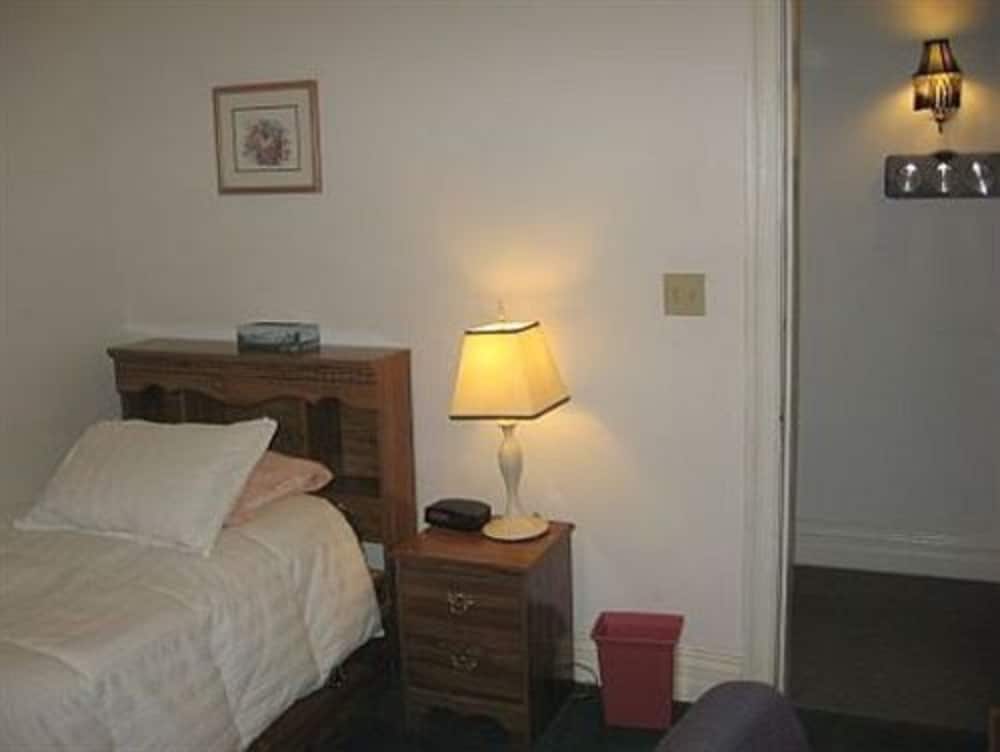 Фото Olde Judge Mansion